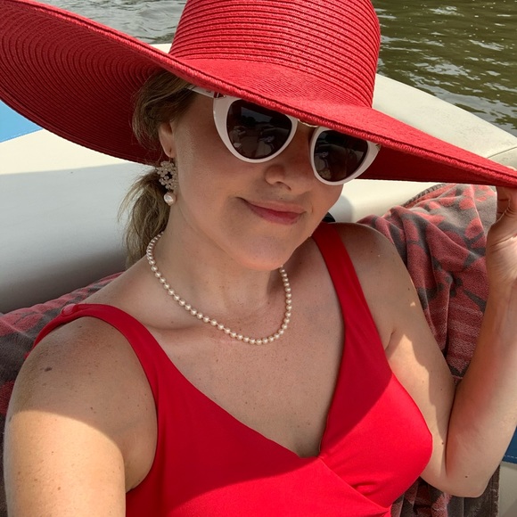 CLASSY IS BEAUTIFUL 💫 - Picture 6 of 8